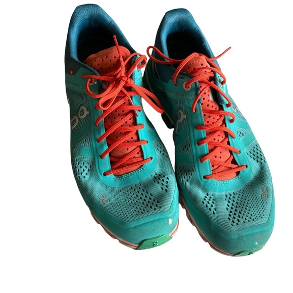On Running Women's Turquoise and Coral Athletic Shoes size 7.5 - Picture 1 of 8